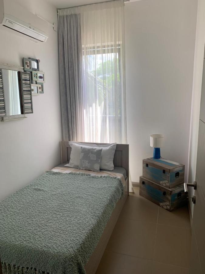 Azuri Apartment 8 Roches Noires المظهر الخارجي الصورة